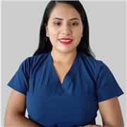 Profesor de inglés imparte clases y brinda apoyo escolar